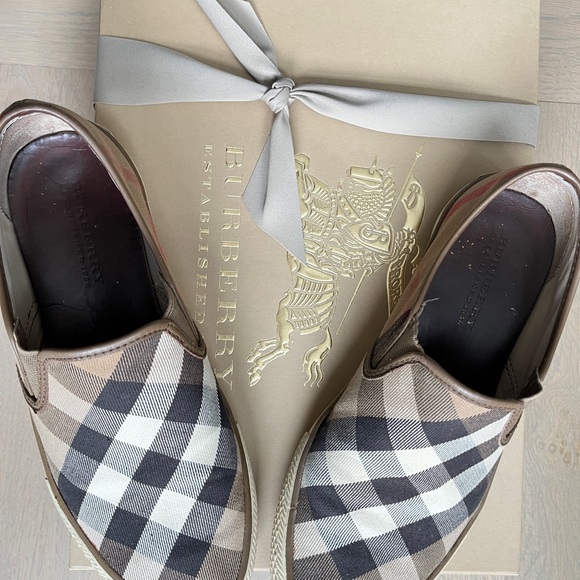 Burberry check plaid slip on sneakers shoes! Womens 40,